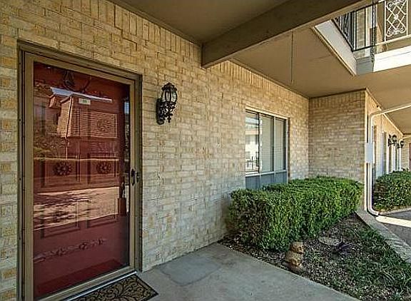 5th image of 4320 Bellaire Dr S APT 111