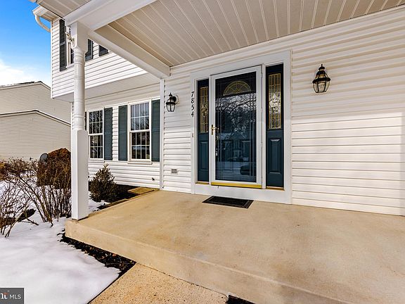 2nd image of 7854 Crossbay Dr