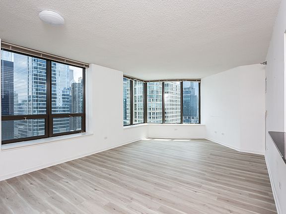 2nd image of 400 N Lasalle St Unit 3804