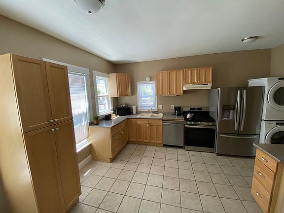 5th image of 52 Bramhall St APT 1