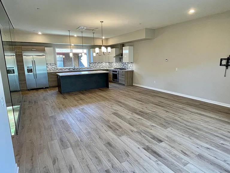 3535 3rd Ave — Photo 9