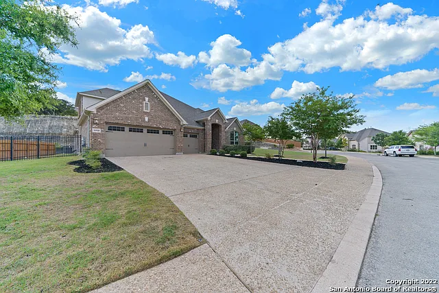 4 bed, 4.0 bath, 3155 sqft, $3,600 — Photo 2