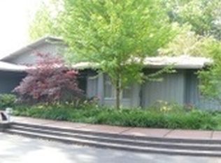 445 Island View Dr, Alpena, MI 49707