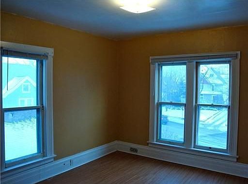 5th image of 616 Washtenaw Ave