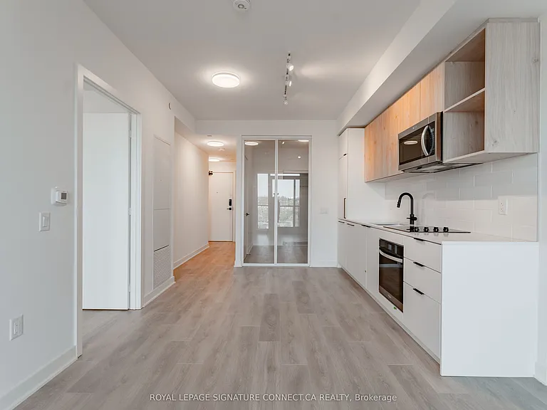 1185 Dupont St #517 — Photo 6
