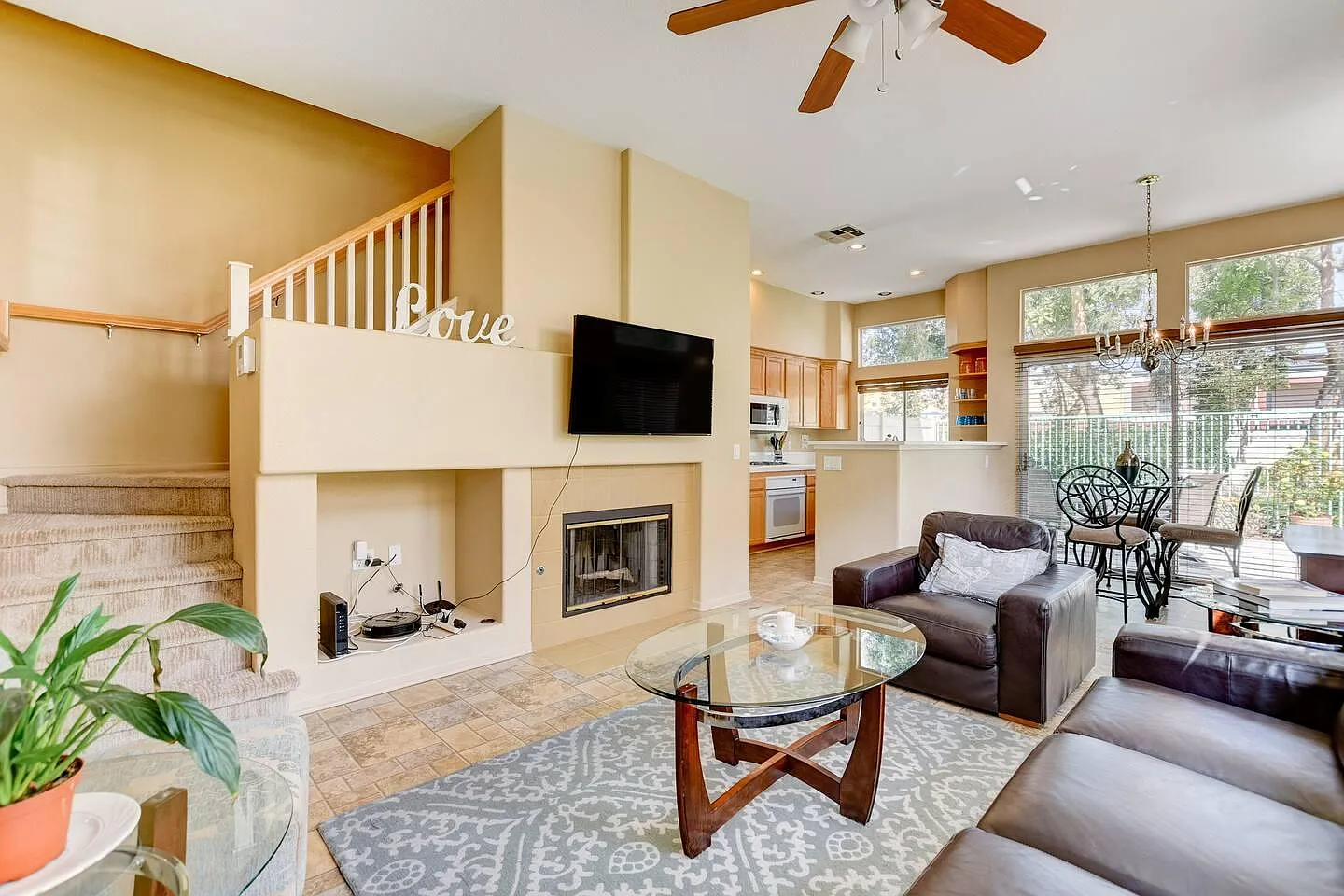 2 bed, 2.5 bath, 1200 sqft, $4,235 — Photo 4