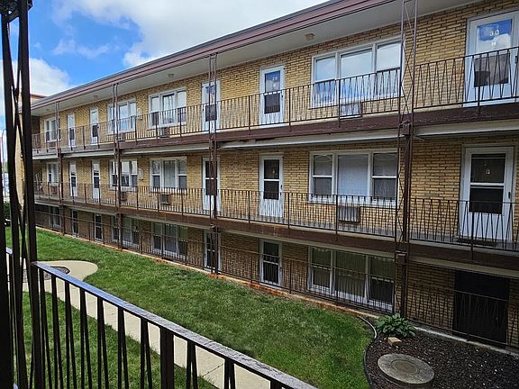 4th image of 4315 W 95th St APT 13