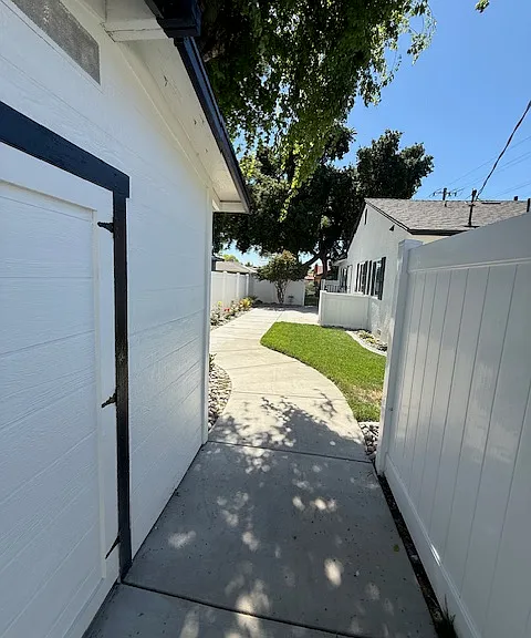 696 Courtland Dr — Photo 24