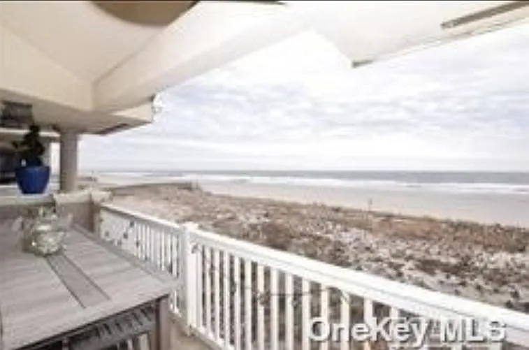 1051 Oceanfront St — Photo 2