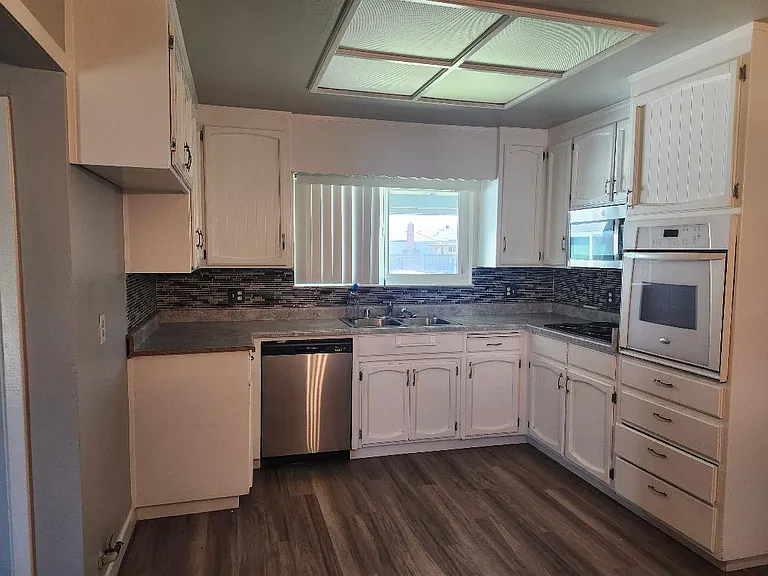 Topaz Dr — Photo 4