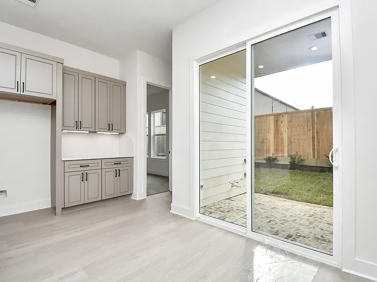 4352 Avron Dr — Photo 13