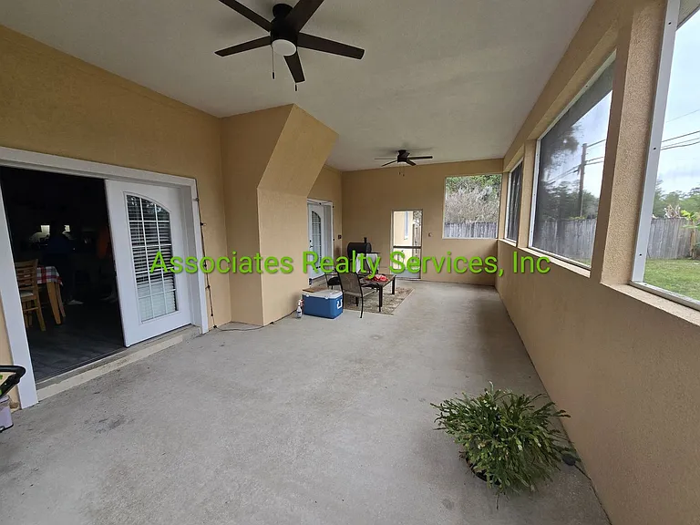 2144 SW 41st Ln — Photo 4