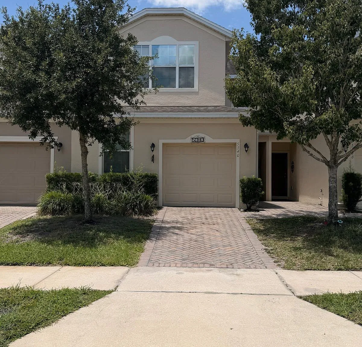 3 bed, 2.5 bath, 1750 sqft, $2,400 — Photo 1