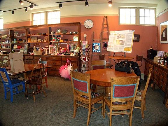 4th image of 2887 Main Street