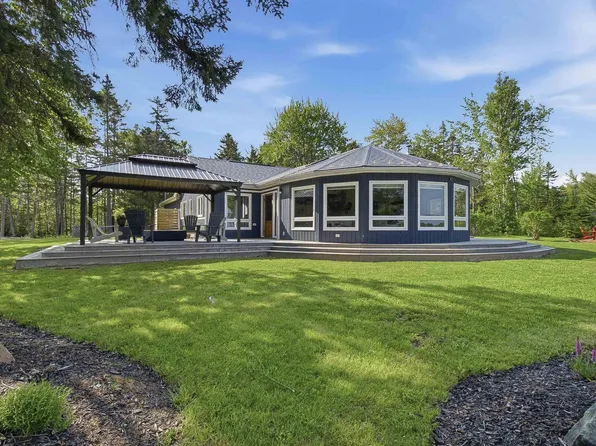 53 Leonard Dr, Colchester, NS B0K 1V0