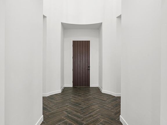 2nd image of 600 Curleaf Ct