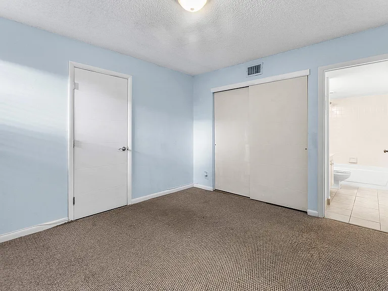 612 Executive Center Dr #107 — Photo 18