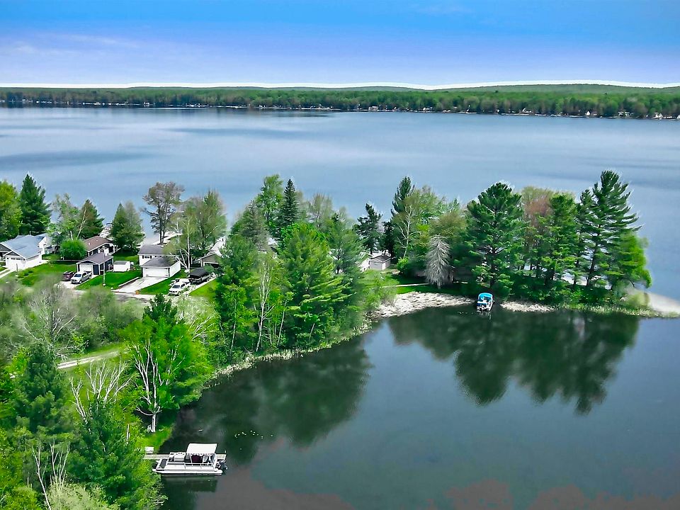 1st image of 3836 Cove Dr NE