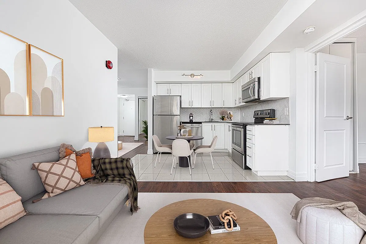 297 Queens Ave — Photo 4