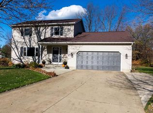 1305 Falling Rock Ln, Painesville, OH 44077