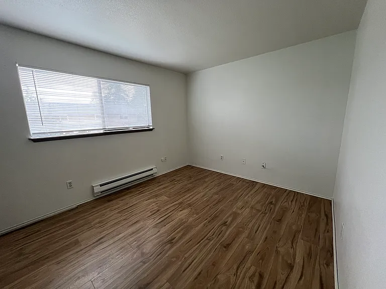 15719 Admiralty Way #B — Photo 12