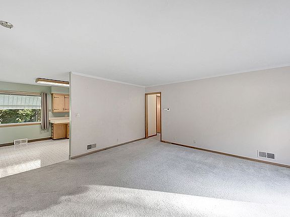 3rd image of 420 Lawndale Ave