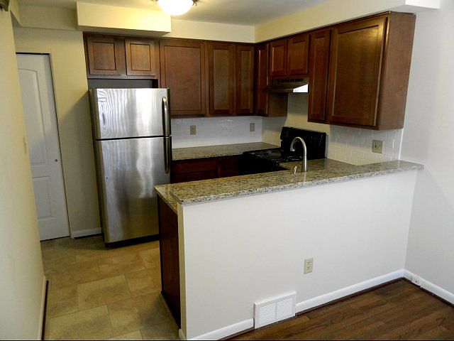 Premium Townhomes offer granite countertops and gorgeous appliances.