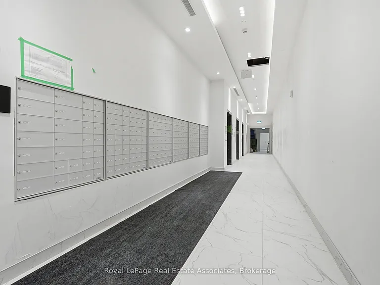 33 Erie Ave #1704 — Photo 35