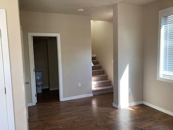 5th image of 421 E 3rd St Unit B
