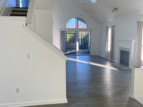 2nd image of 3125 La Reserve Dr