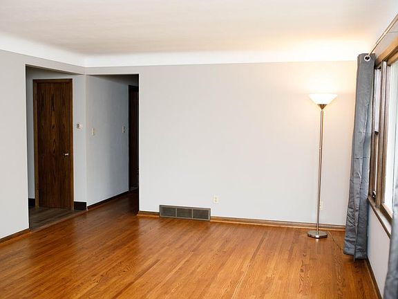 3rd image of 2257 Saint Stephen St