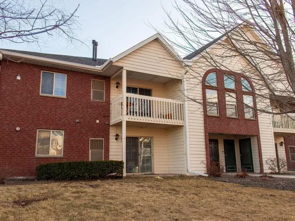 1978 Parknoll LANE, Port Washington, WI 53074