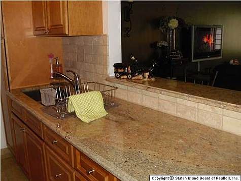 3rd image of 75 Essex Dr APT 2E