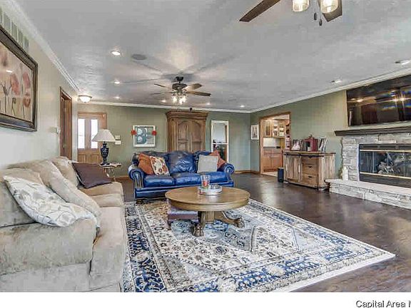 4th image of 9245 Gordon Dr