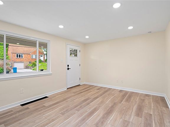 5th image of 1417 Jefferson Heights Rd