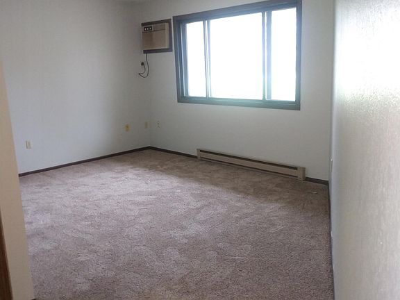 2nd image of 504 E 9th St #1