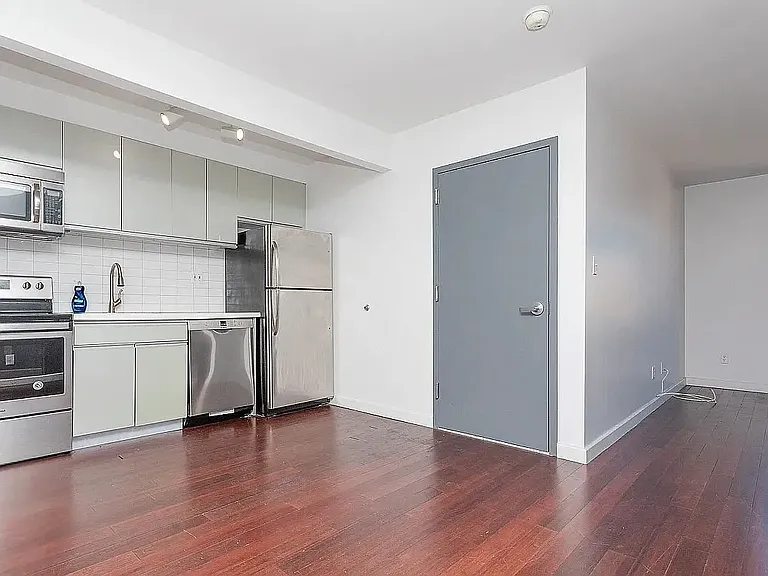 286 Stanhope St #5B — Photo 4