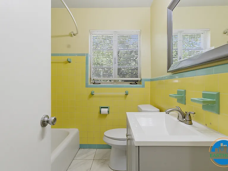 6366 Hampton Dr N — Photo 19