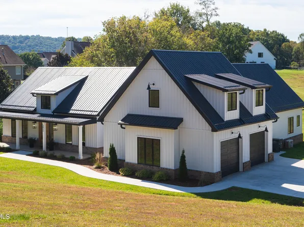 3832 Lake Valley Dr, Kingsport, TN 37664