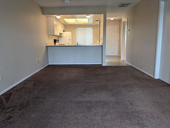 2nd image of 631 SE 13th Ave
