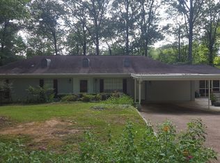 218 Woodlawn Rd, Starkville, MS 39759