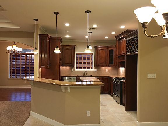 4th image of 104 Summerwind Dr