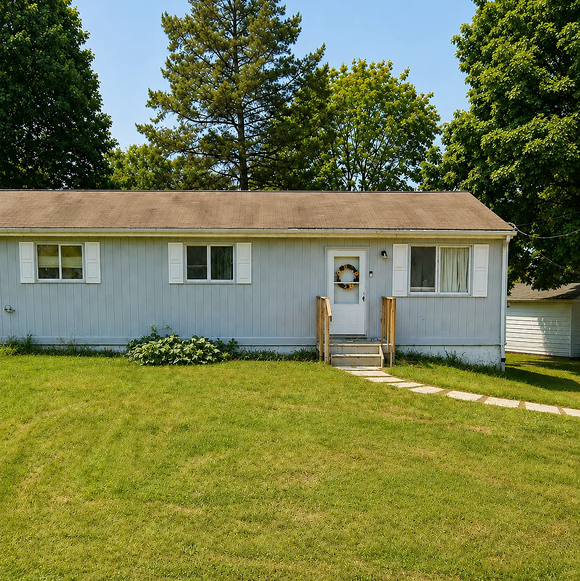 2 bed, $995 — Photo 1