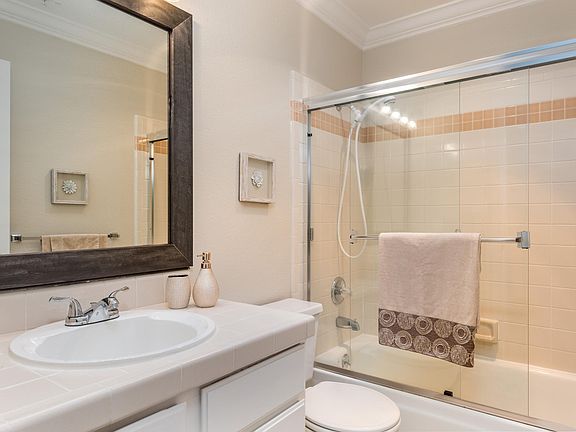 5th image of 1221 Oak Grove Ave #102