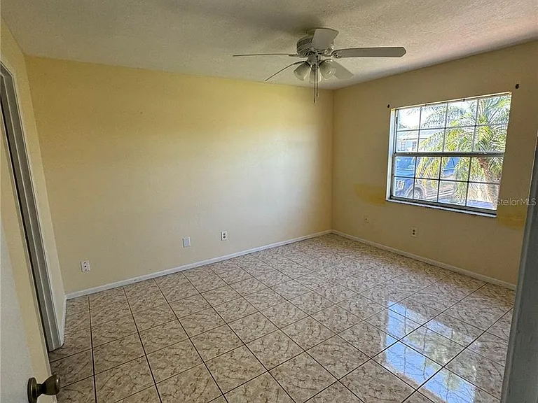 236 La Paz Dr — Photo 5
