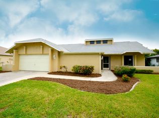 1910 Viscaya Pkwy, Cape Coral, FL 33990