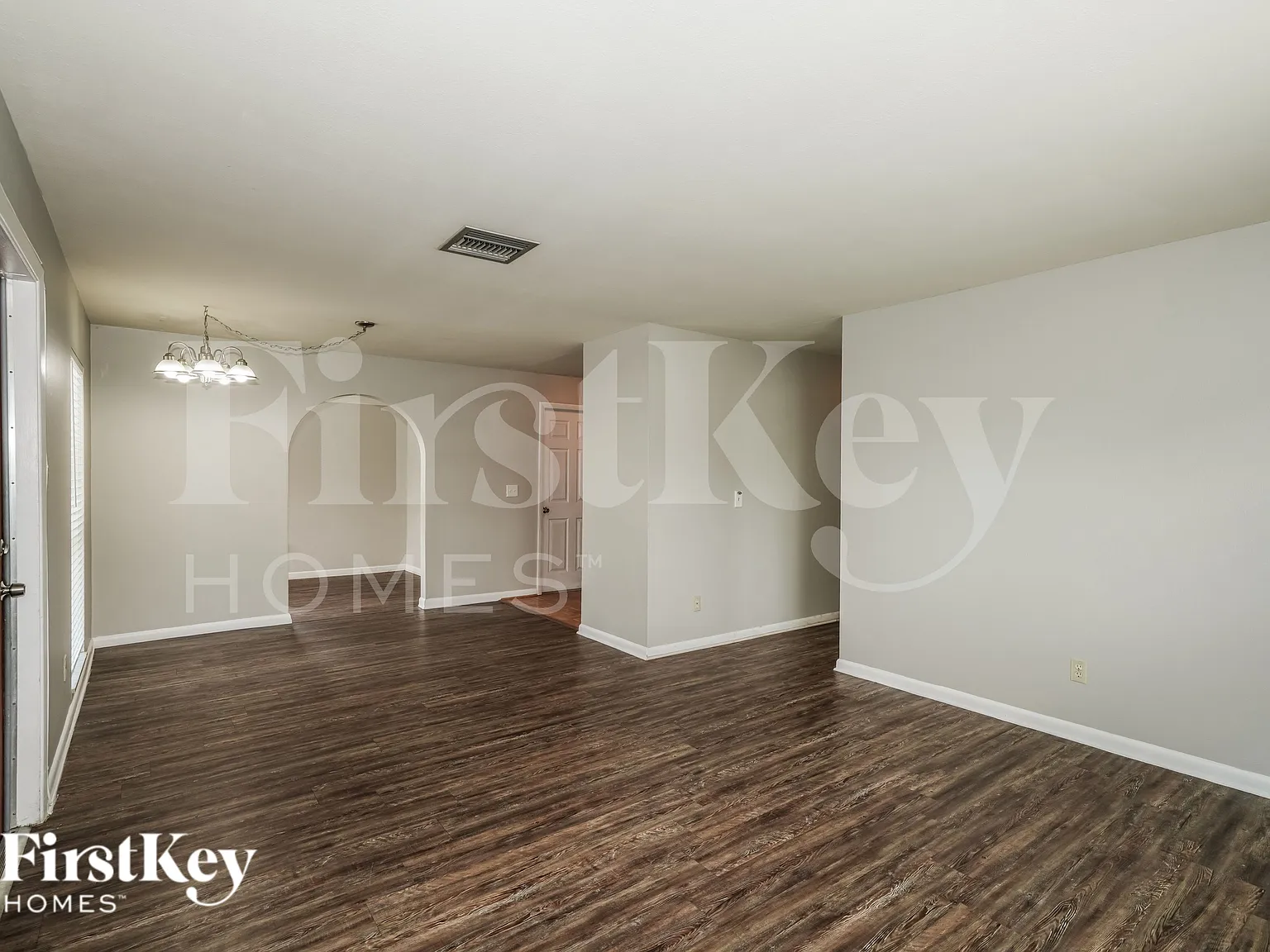 3 bed, 1.5 bath, 1352 sqft, $1,930 — Photo 3