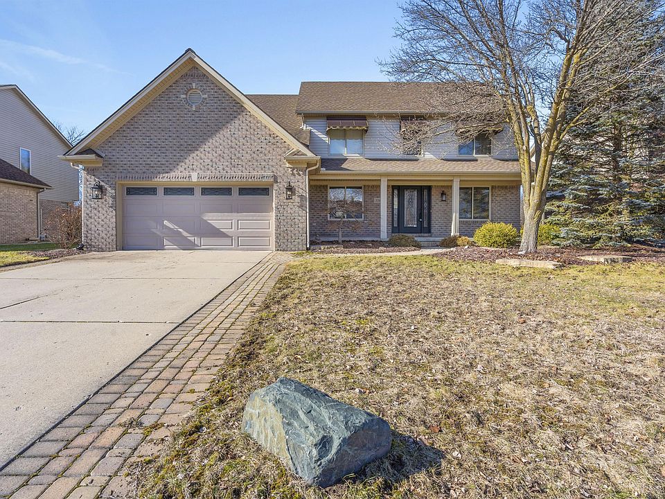 1st image of 33162 Mallard Dr