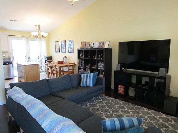 3rd image of 2180 Osborne Cir