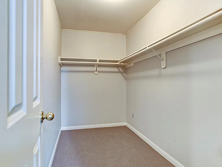 1413 W Webster St — Photo 12